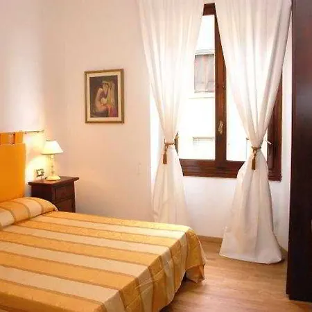 Golden View Hotel 2*